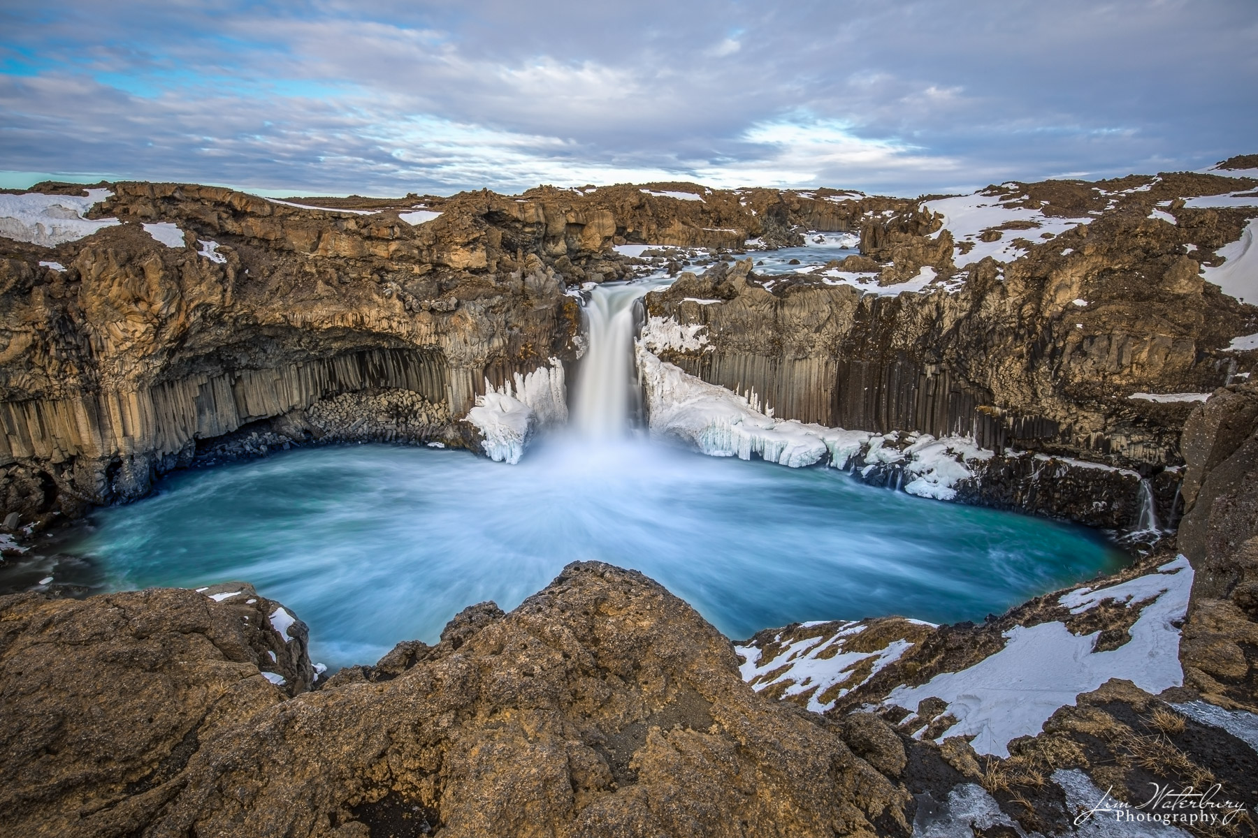 The Fountain Aldeyjarfoss waterfall, in late winter. Aldeyjarfoss is one of most impressive waterfalls on the Skjálfandafljót River’s...