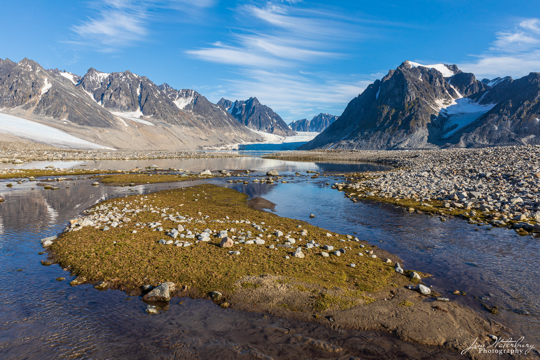 Distant Glacier Magdalene fjord, Nordvest-Spitsbergen National Park, Svalbard.